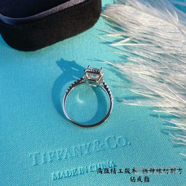 Tiffany純銀飾品 蒂芙尼女士專櫃爆款祖母綠切割鑽戒  zgt1699
